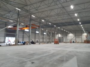 Rakennusvaiheessa oleva halli sisäpuolelta.